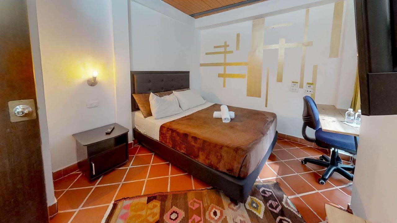 Casa Los Naranjos Hostal Medellín Buitenkant foto