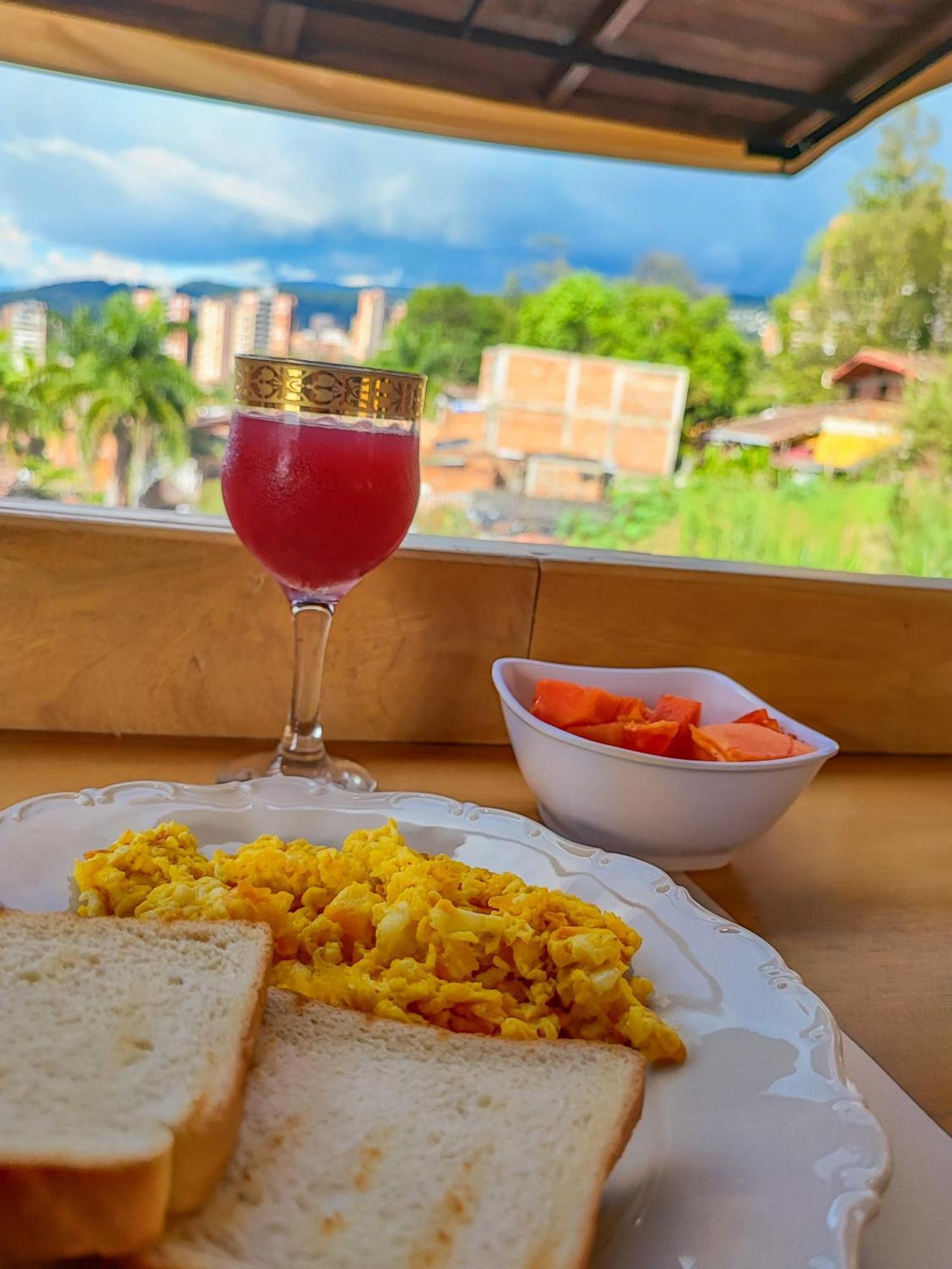 Casa Los Naranjos Hostal Hotel Medellín Buitenkant foto